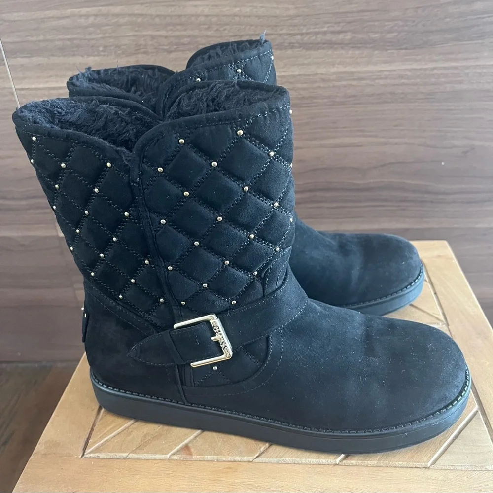 Guess black quilted studded buckle Women boots with inside faux fur Size 10 Y2K
